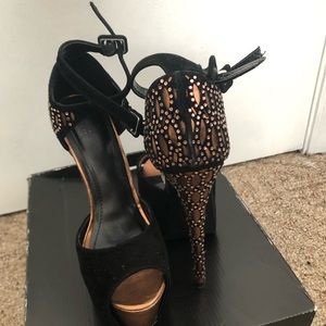 Black and bronze high heels!